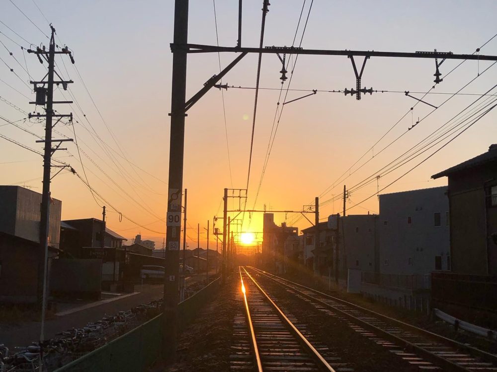 街頭挨拶終了後、雪。
